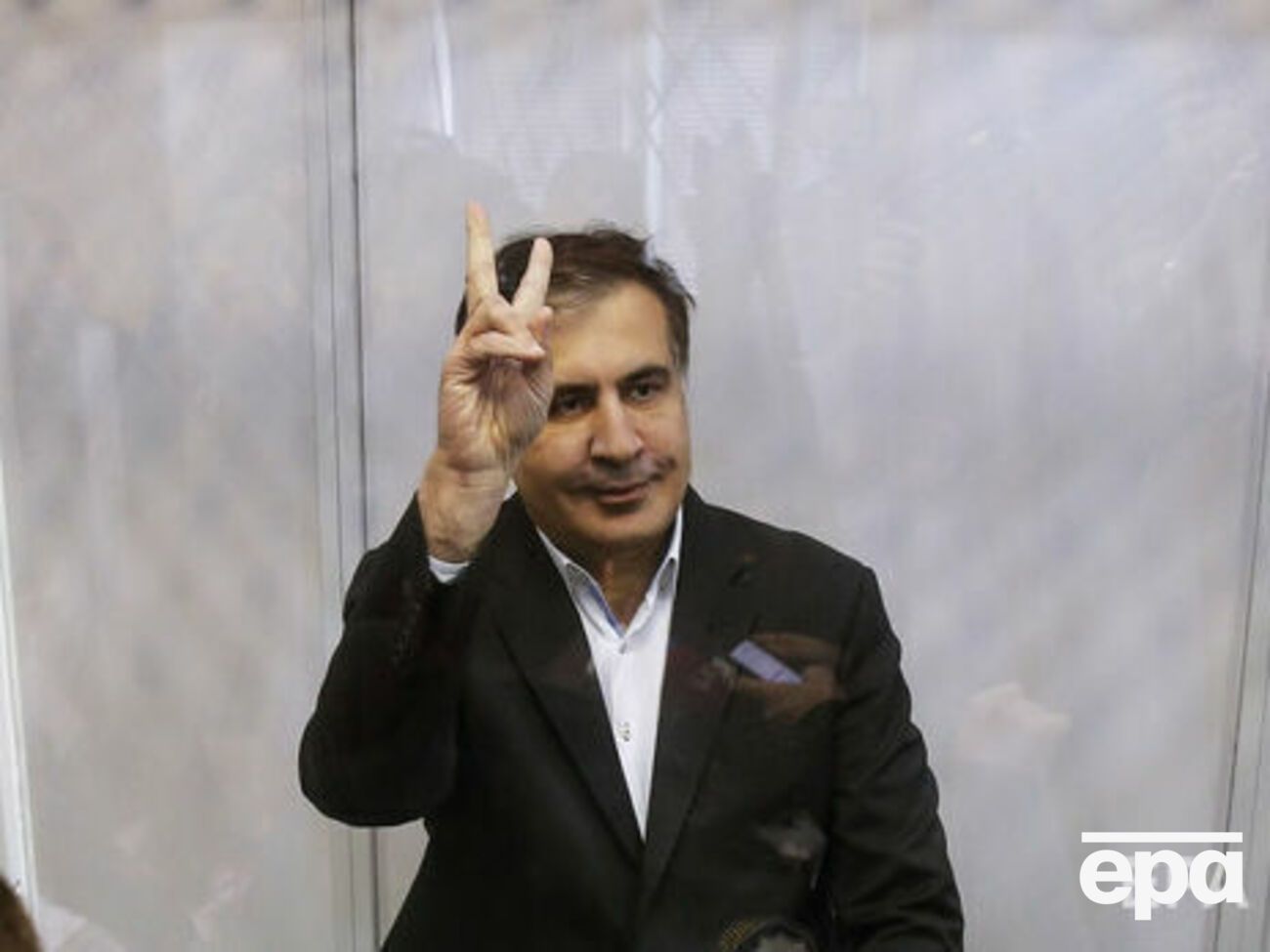 Саакашвили согласился на перевод, если будут присутствовать украинский консул и его адвокат, сообщают сторонники политика