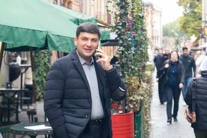 Гройсман: Сьогодні, напевно, треба думати "Слузі народу", як їм збирати манатки та повертатися до "Ліги сміху". Це їхня ліга, їхня ніша