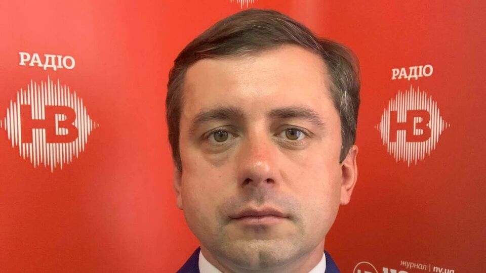 Тарас Семенюк: В далеком 2014 году Курченко был назначен главным ответственным за поставку энергоносителей на оккупированную часть Донбасса, спустя некоторое время он решил заработать на поставке нефтепродуктов с территории РФ в Украину
