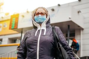 За прошлые сутки госпитализировали с коронавирусом 3188 человек