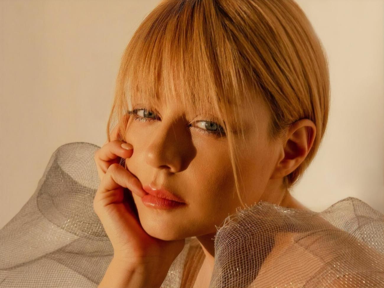 Тіна Кароль: Ми з командою зрозуміли, що мені потрібен чубчик, який надає образу загадковості та різкості