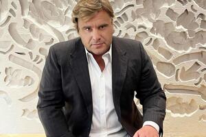 У відкритому доступі майже немає фотографій Галантерника, особливо актуальних, а його повна біографія невідома