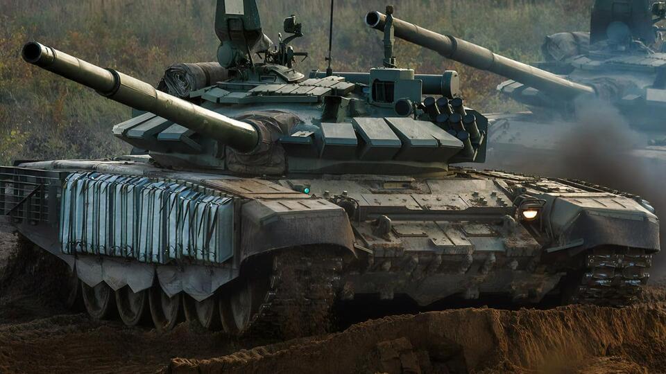 Російські військові підрозділи наприкінці вересня 2021 року розпочали рух у бік українського кордону, зазначило Politico