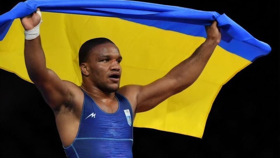 Олімпійський чемпіон та політик Жан Беленюк спробував себе в новому образі