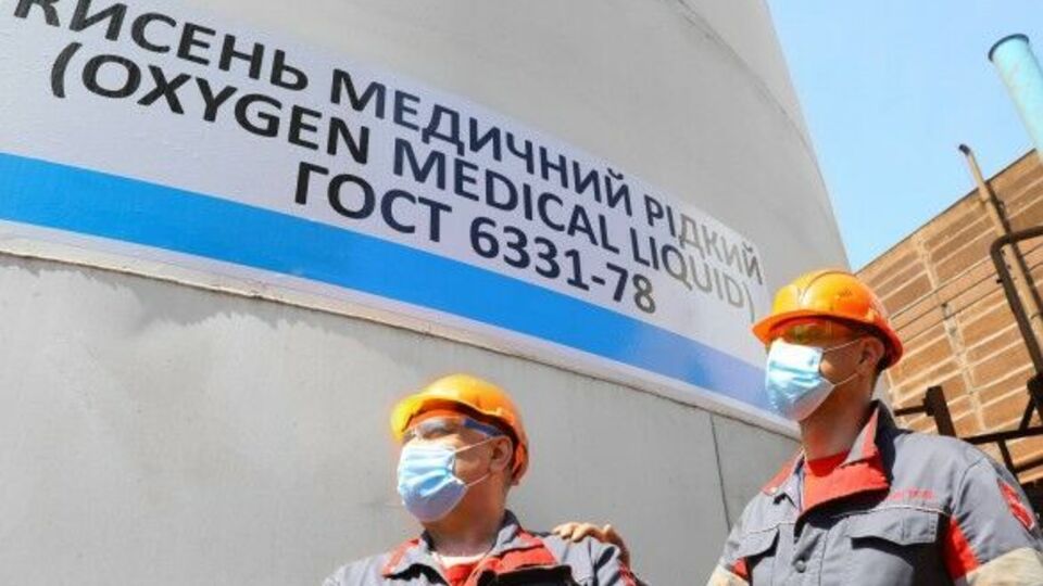 Из-за распространения более агрессивного штамма коронавируса больницам нужно в пять раз больше кислорода, чем во время весенней волны пандемии
