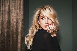 Підписники активно відреагували на фото 39-річної співачки, залишивши в коментарях майже 400 компліментів