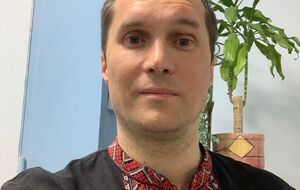 Бутусов: Завтра Ермаку исполнится 50 лет, у него тоже экватор. Надеюсь, они вовремя вылетят в Киев, ведь завтра День достоинства и свободы