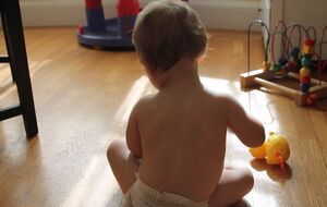 Правозахисники вважають, що найменших потрібно виховувати в сім'ях