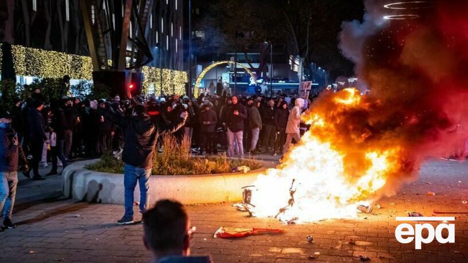 Семь гражданских лиц пострадали в беспорядках