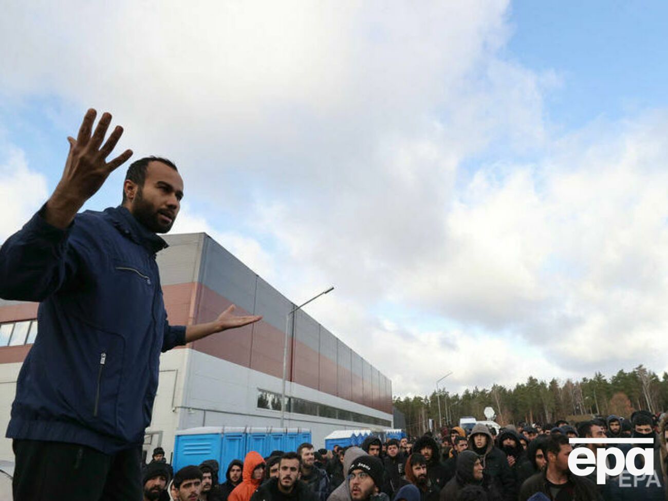 Цього тижня мігранти пішли з двох своїх таборів біля білоруських пунктів пропуску