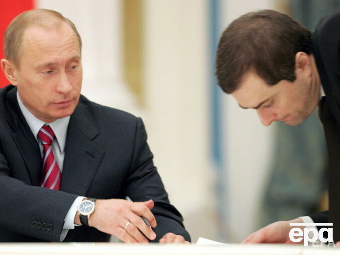 Експомічник Путіна Сурков написав статтю