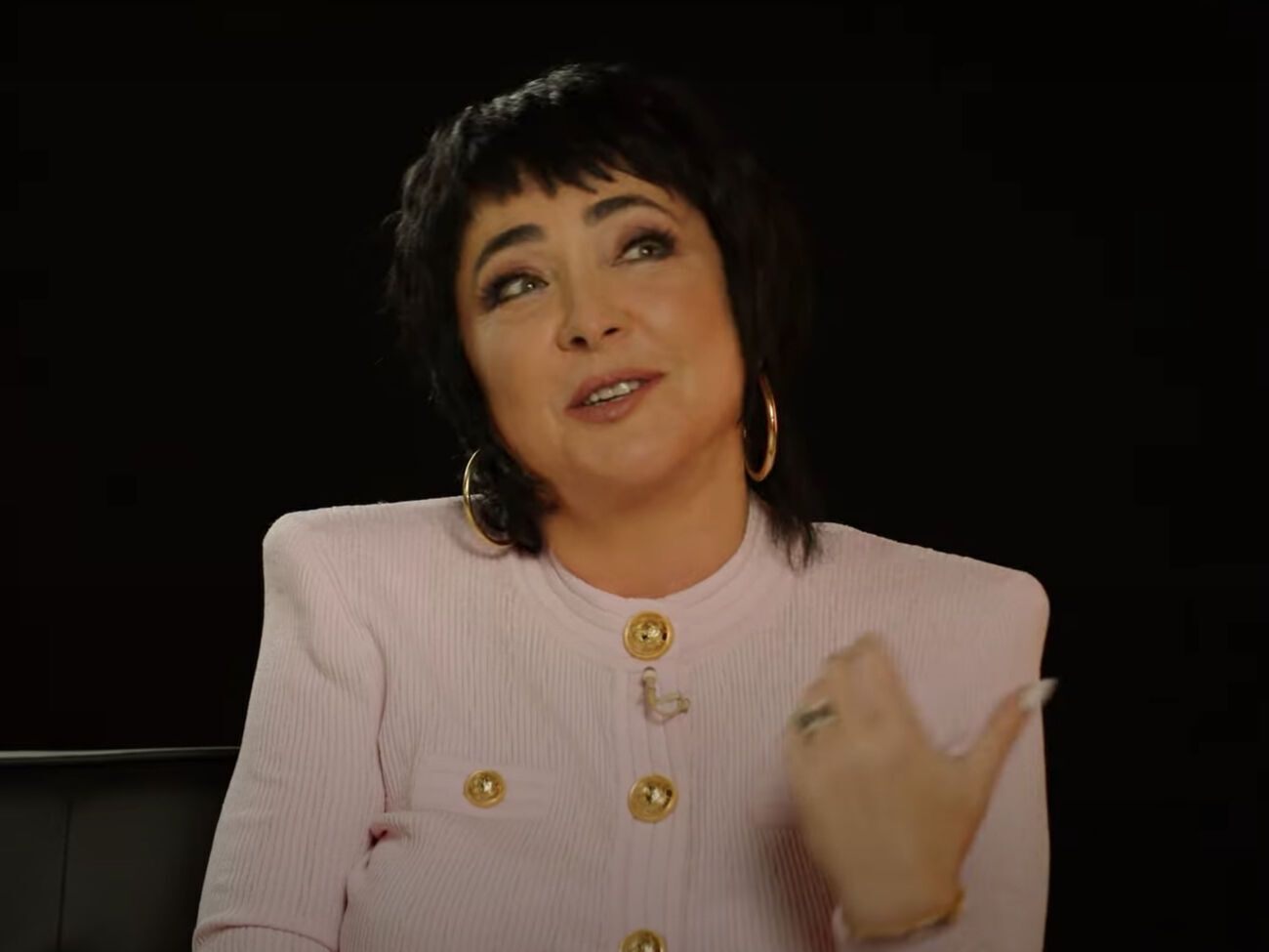 Лолита Милявская: Что значит "выступать перед бандитами"? Смотря кого называть бандитами&hellip;