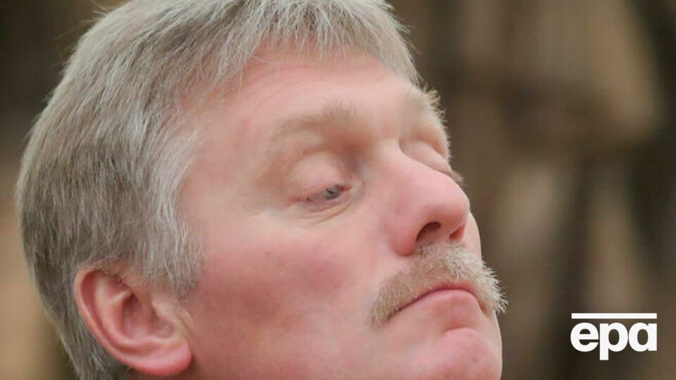 Того, що "зараз відбувається у світовій дипломатії, раніше не відбувалося", поскаржився Пєсков