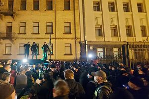 Обстановка под ОПУ была спокойная, инцидентов не было, отметили в полиции