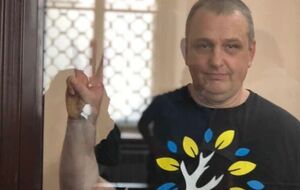 Есипенко обвиняют в изготовлении взрывчатки и хранении оружия