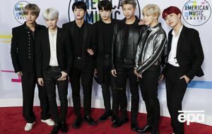 Группа BTS победила в номинации "Артист года" на American Music Awards 2021