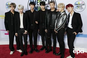 Группа BTS победила в номинации "Артист года" на American Music Awards 2021