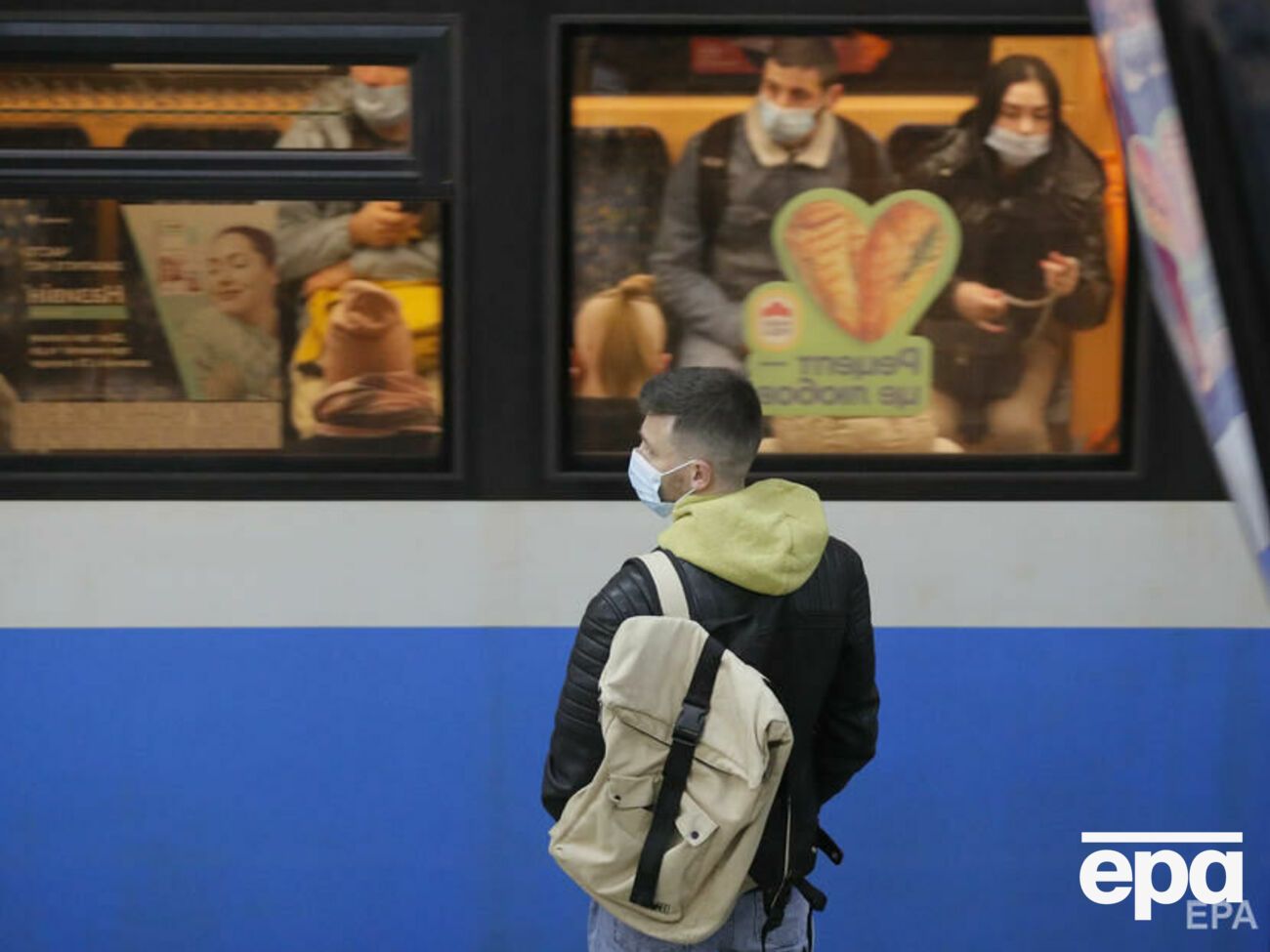 За весь час епідемії в Україні зафіксовано 3,3 млн випадків COVID-19