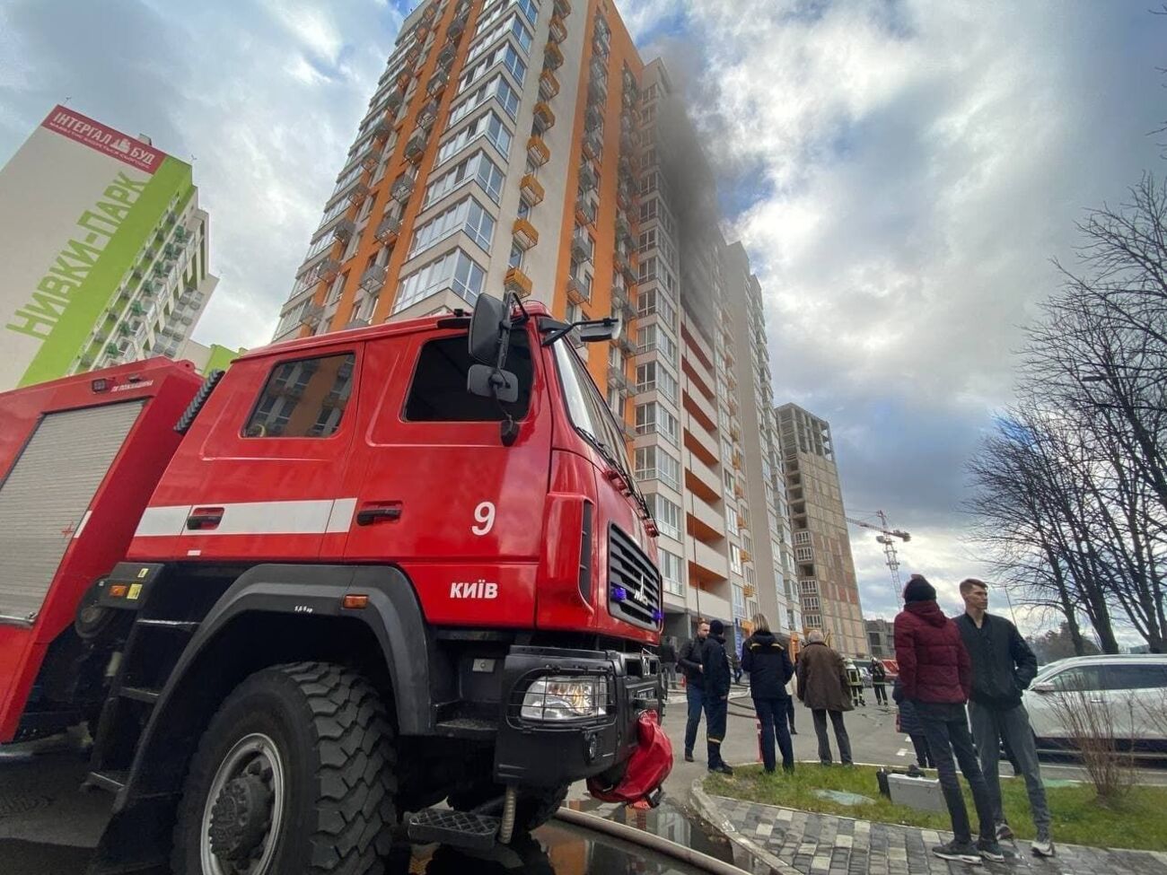 Горів 16-поверховий будинок на проспекті Перемоги, 67а