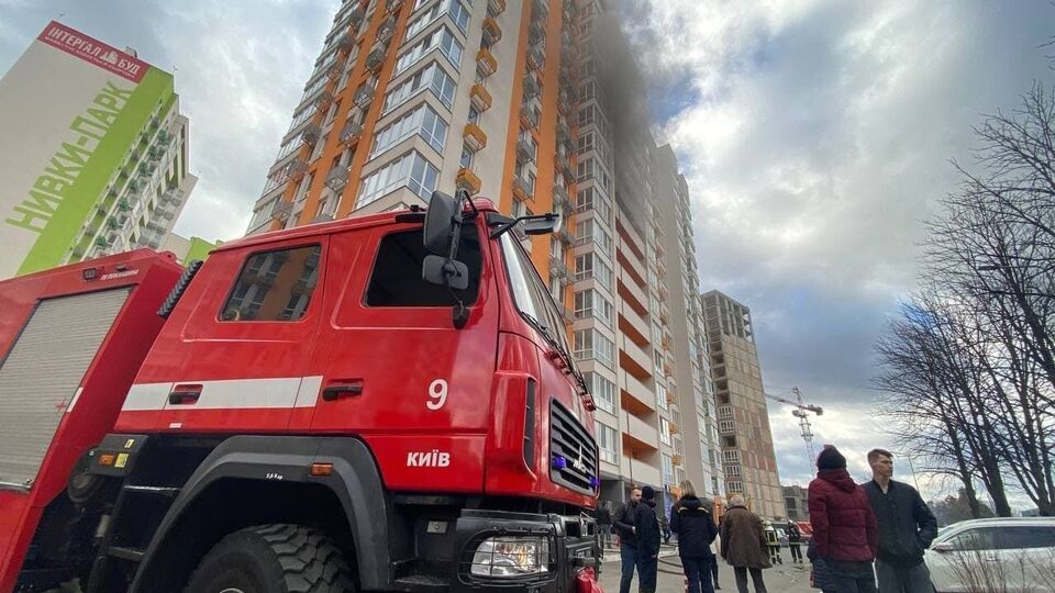 Горів 16-поверховий будинок на проспекті Перемоги, 67а