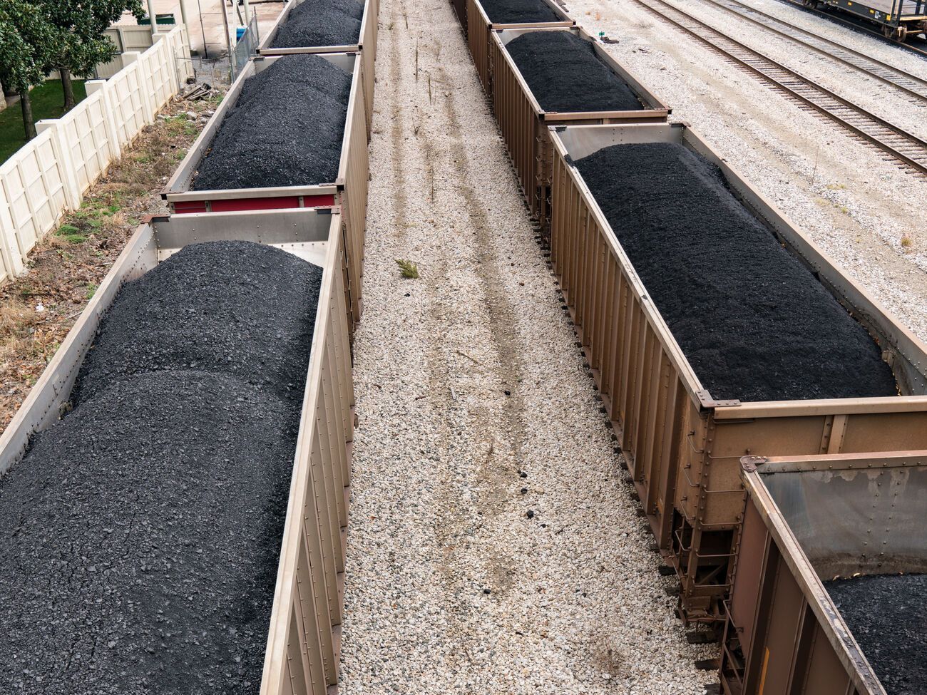 12 блоков из 23 государственных ТЭС простаивают из-за отсутствия угля, пишет "Главком"