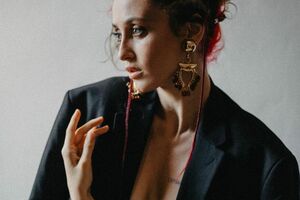 Мати Аліни Паш працювала вчителькою, а батько – у правоохоронних органах