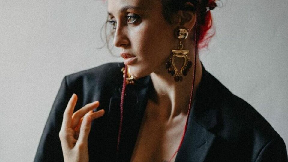 Мати Аліни Паш працювала вчителькою, а батько – у правоохоронних органах