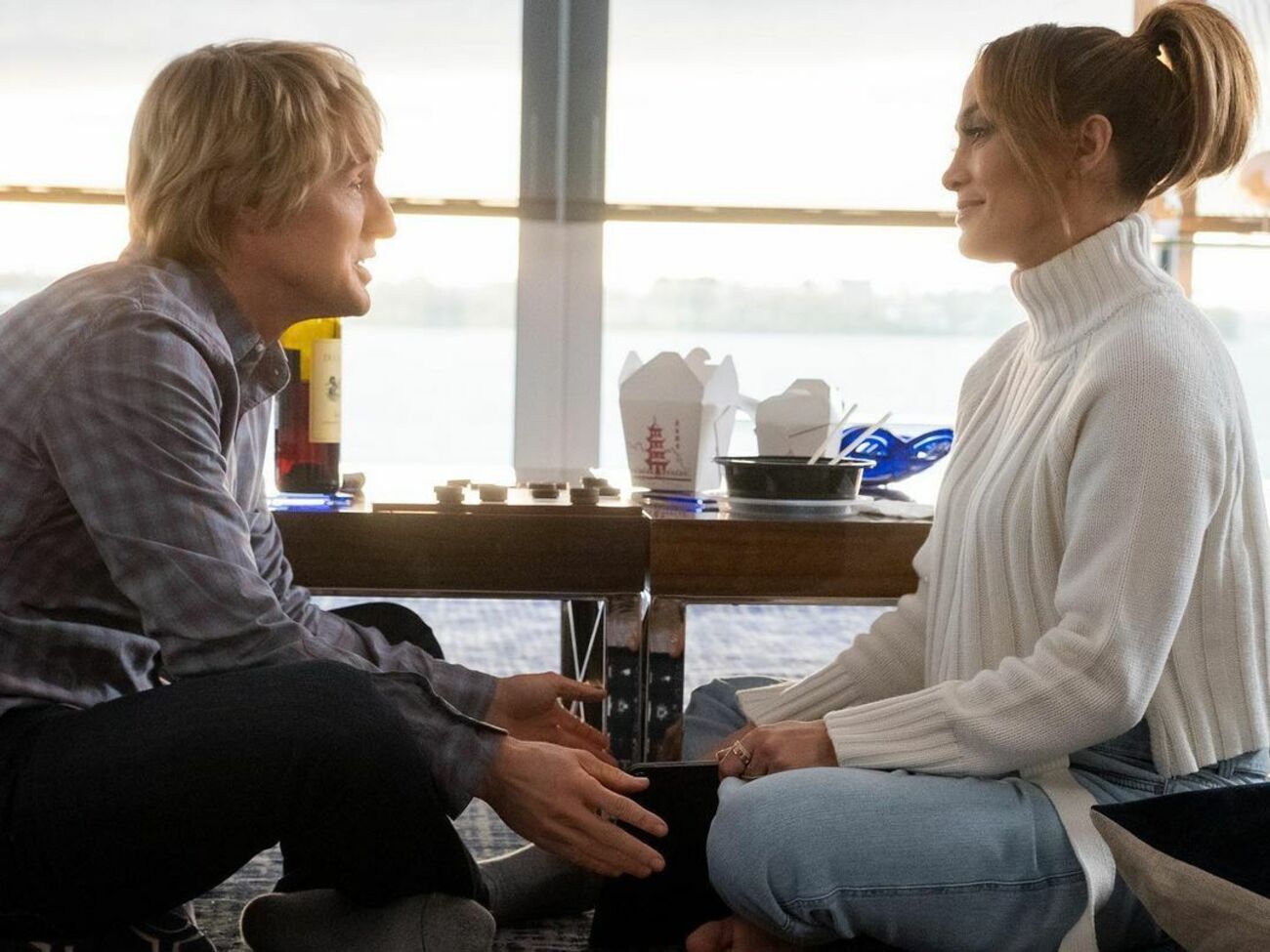 Лопес в новой романтической комедии сыграла певицу, которая пережила измену