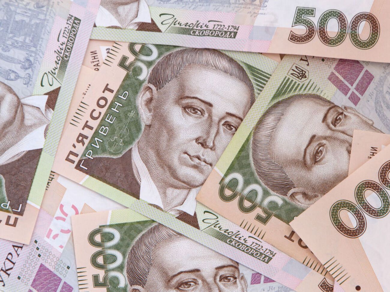 Курс гривны к доллару упал на девять копеек – с 26,57 грн/$ до 26,66 грн/$
