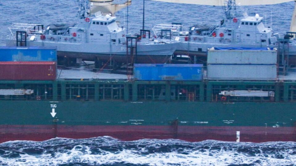 Катери доправляють до порту Одеси