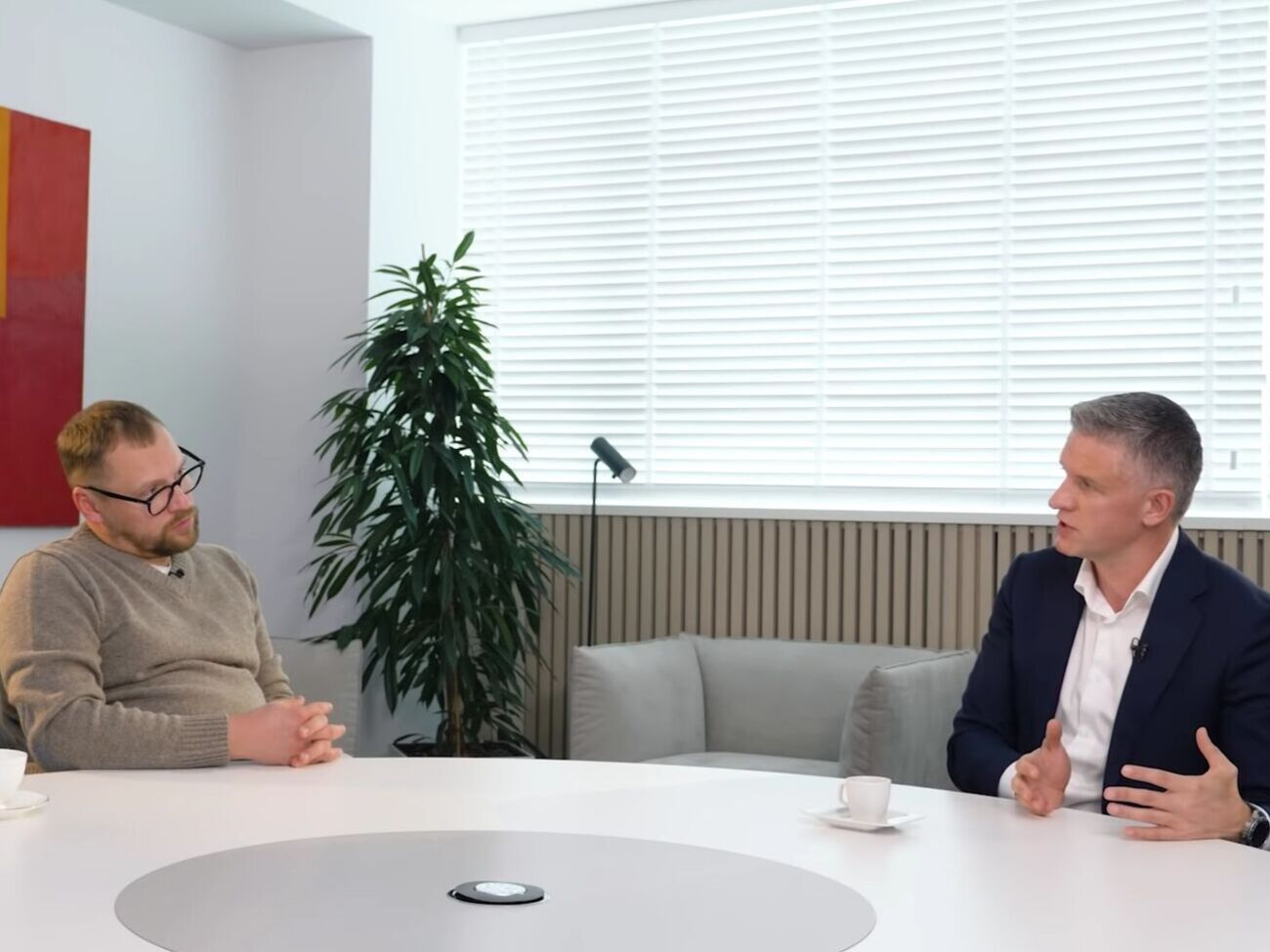 Дмитрий Шимкив (справа): Фармацевтический сектор в Украине быстро меняется, ведь много ресурсов вкладываются в инновации на производстве