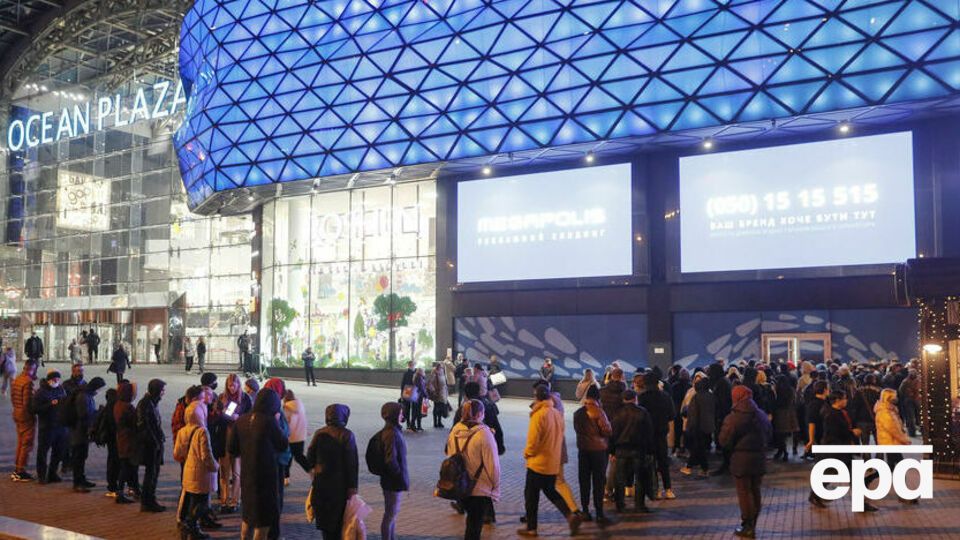 Зараз в Україні проти COVID-19 можуть зробити щеплення усі охочі віком від 12 років