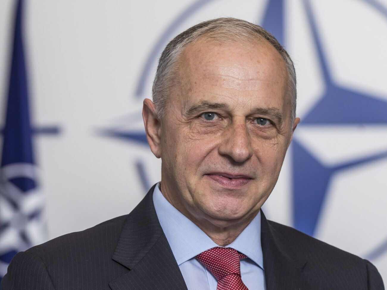 НАТО и дальше будет оказывать Украине политическую и практическую помощь, отметил Джоанэ