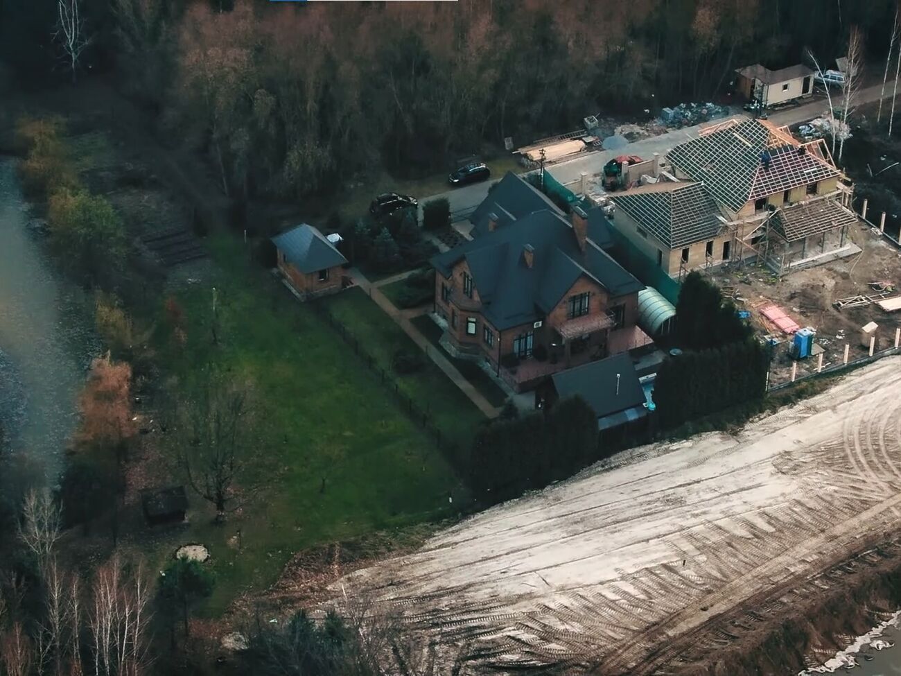 Будинок, у якому мешкає Кива, складається з восьми кімнат, стверджує Bihus.info