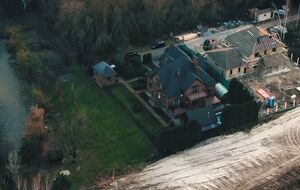 Дом, в котором живет Кива, состоит из восьми комнат, утверждает Bihus.info