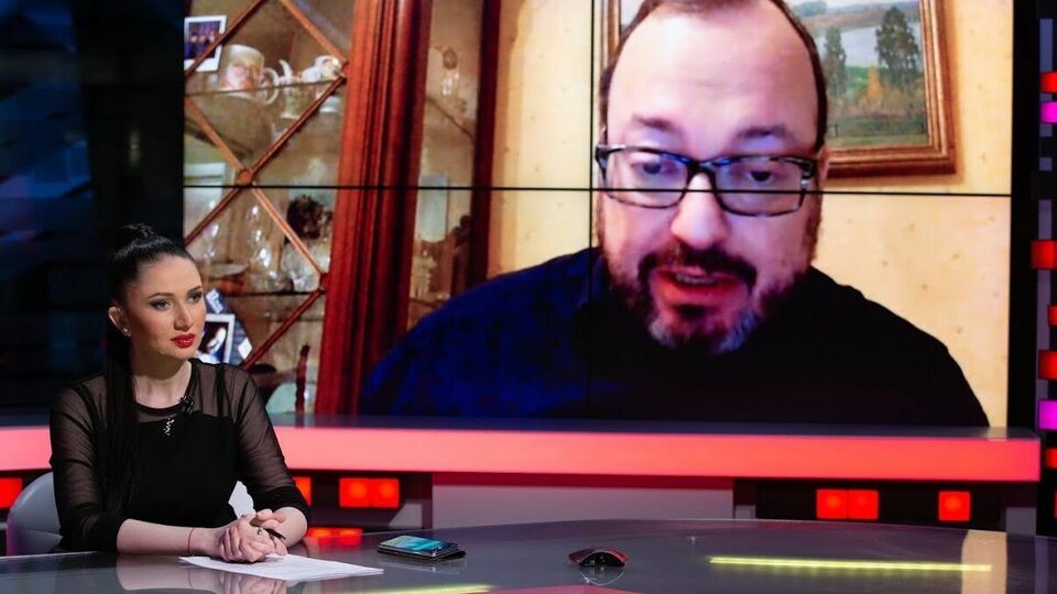 Бєлковський зазначив, що в українському суспільстві накопичується розчарування Зеленським