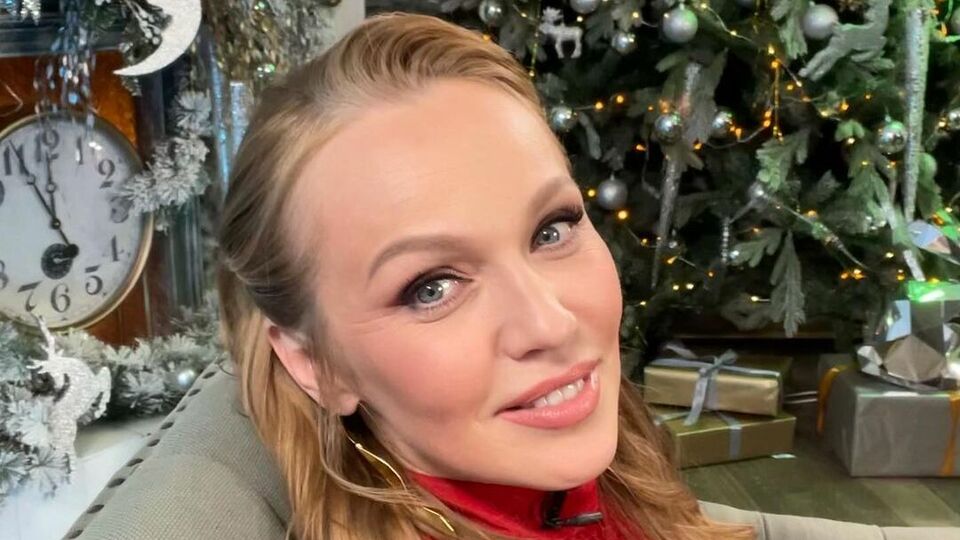 У підписі під публікацією Джанабаєва попросила підписників обрати, який образ їм подобається найбільше