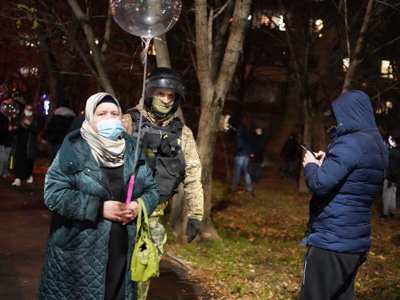 Среди задержанных 10 женщин