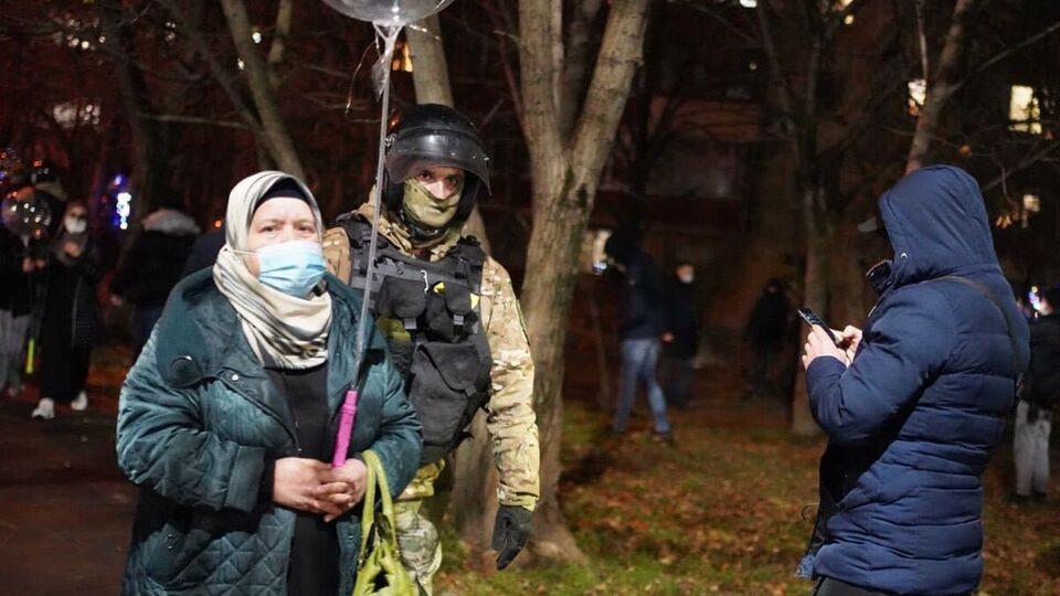 Среди задержанных 10 женщин