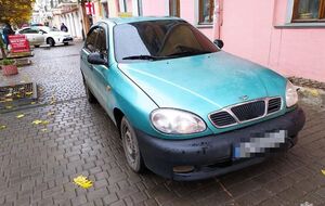 Патрульні хотіли зупинити автомобіль, бо водій порушив правила, виявилося, що машина крадена