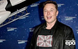 Маск с 2018-го по 2021 год состоял в отношениях с канадской певицей Граймс