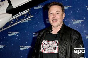 Маск с 2018-го по 2021 год состоял в отношениях с канадской певицей Граймс