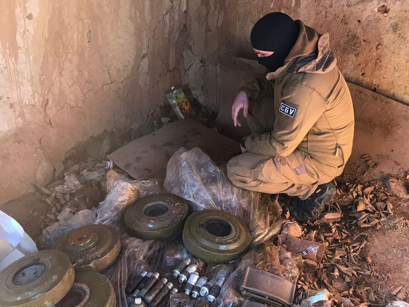 Загальна вага вилучених боєприпасів становила майже 40 кг тротилу