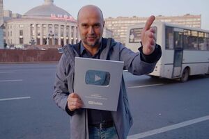 Думаю, завод по производству искусственных полей в Краматорске не заработает, а Павелко будет кормить вас отборными фейками