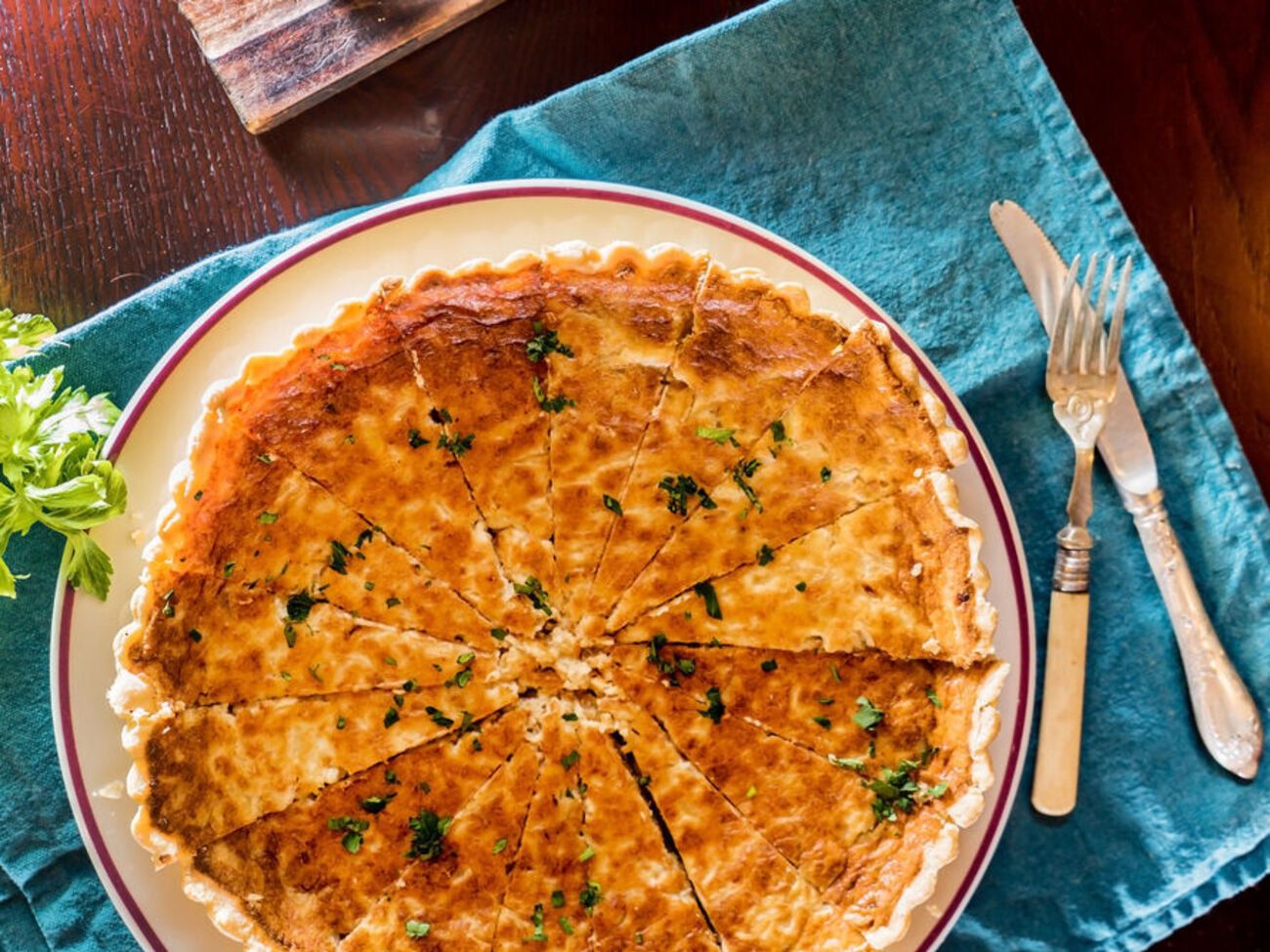 На приготування трьох коржів знадобиться приблизно година