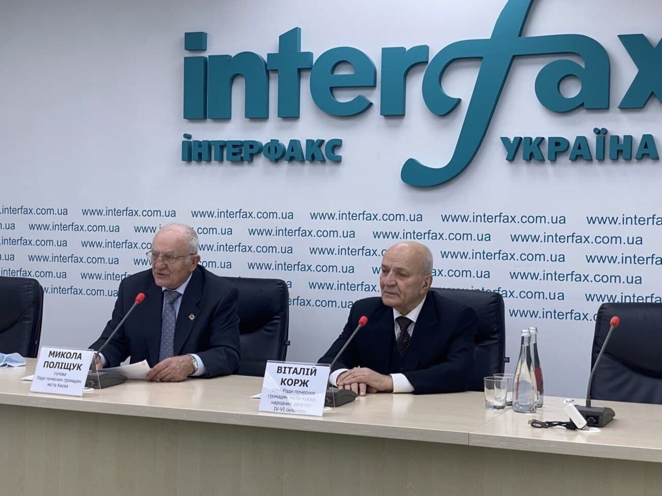 Совет почетных граждан после изучения законопроекта вместе с юристами пришел к выводу, что он "очень сырой"