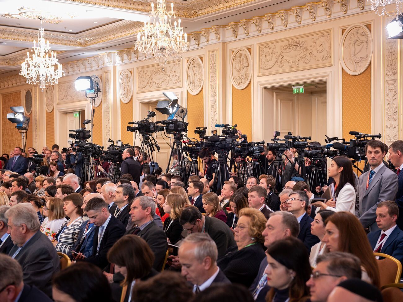 На форуме выступят политики, военные, экономисты, эксперты по проблемам безопасности и международных отношений, общественные активисты