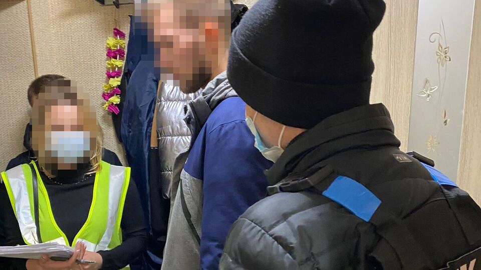 Правоохоронці встановлюють спільників експоліцейського