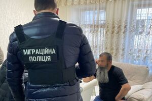 За даними поліції, учасники незаконної схеми заробили понад $120 тис.