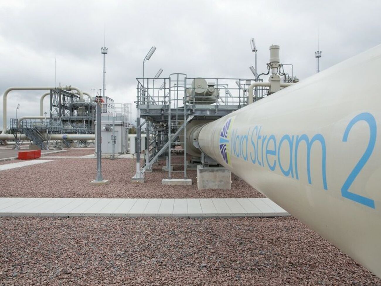 Після введення в експлуатацію "Північного потоку &ndash; 2" обсяг газу, що проходить територією України, може ще більше знизитися, зазначили у МВФ